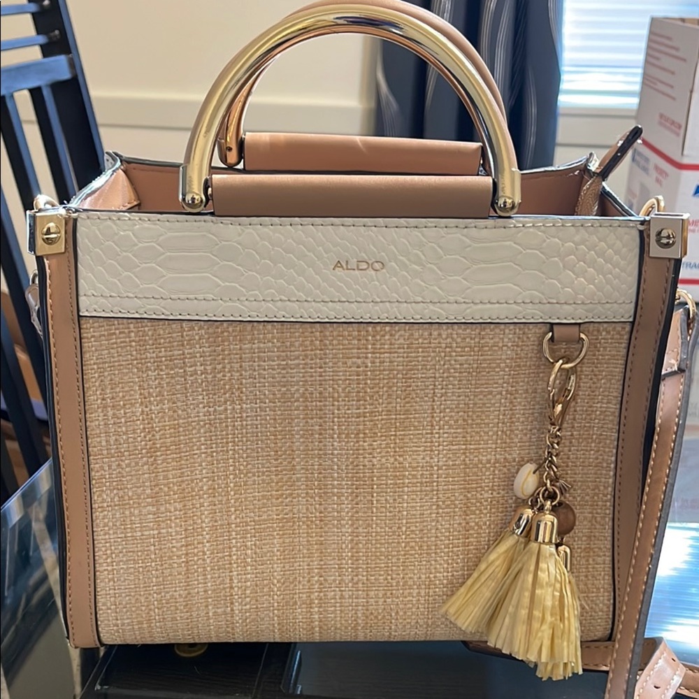 Aldo purse Tan and White Satchel with Gold Accents new whitout tag